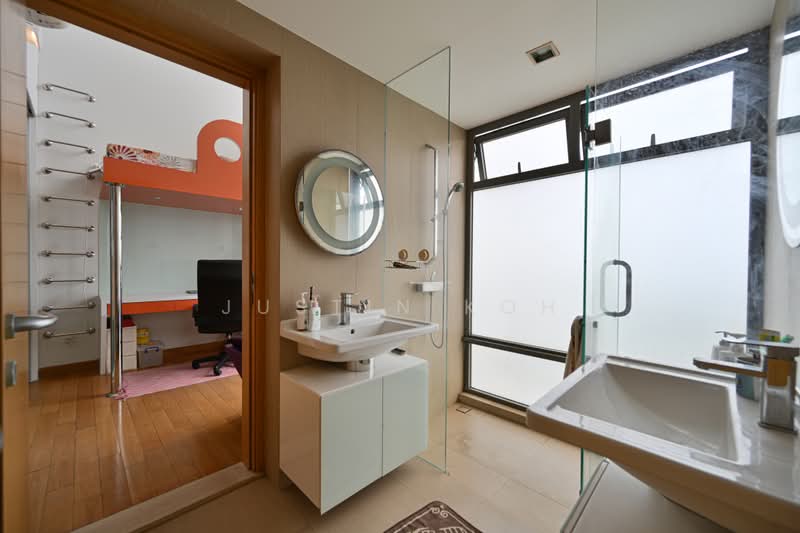The Lumos, 9 Leonie Hill, 4 Bedrooms, 3,337 sqft, Apartment For Sale, by Justin Koh, 500167475 - Bathroom - PropertyGuru.com.sg