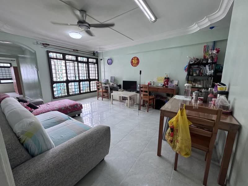 620 Jurong West Street 65, 620 Jurong West Street 65, 3 Bedrooms, 979 sqft, HDB Flat For Sale, by Harry Boey 梅绍国, 500167493 - Living Room - PropertyGuru.com.sg