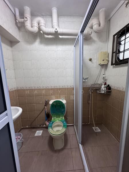 620 Jurong West Street 65, 620 Jurong West Street 65, 3 Bedrooms, 979 sqft, HDB Flat For Sale, by Harry Boey 梅绍国, 500167493 - Bathroom - PropertyGuru.com.sg