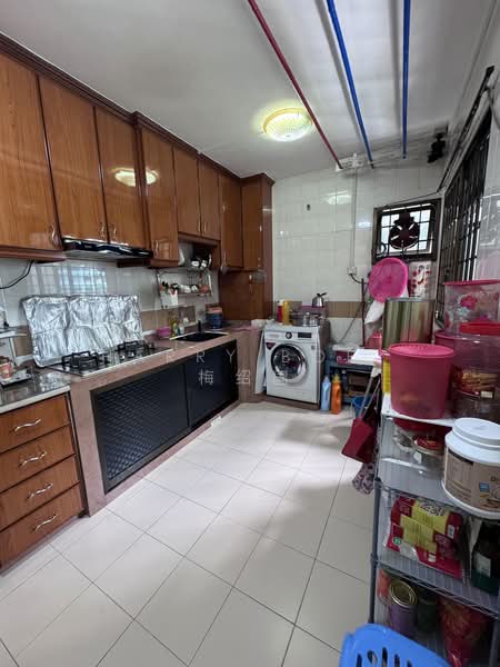 620 Jurong West Street 65, 620 Jurong West Street 65, 3 Bedrooms, 979 sqft, HDB Flat For Sale, by Harry Boey 梅绍国, 500167493 - Kitchen - PropertyGuru.com.sg