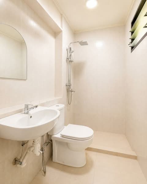 899B Woodlands Drive 50, 899B Woodlands Drive 50, 3 Bedrooms, 1,324 sqft, HDB Flat For Sale, by Kim Wah Ng, 500167502 - Bathroom - PropertyGuru.com.sg