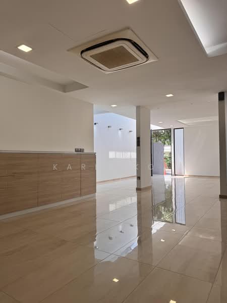 Jalan Elok / Orchard, , 4 Bedrooms, 4,000 sqft, Terraced House For Sale, by Karen Kok, 500167521 - Interior - PropertyGuru.com.sg