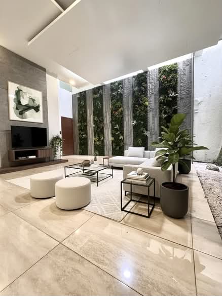 Jalan Elok / Orchard, , 4 Bedrooms, 4,000 sqft, Terraced House For Sale, by Karen Kok, 500167521 - Living Room - PropertyGuru.com.sg