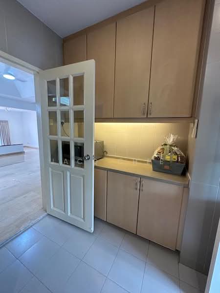 Villa Delle Rose, Taman Nakhoda, 3 Bedrooms, 2,800 sqft, Condominium For Rent, by Jacq Chee, 500167532 - Kitchen - PropertyGuru.com.sg