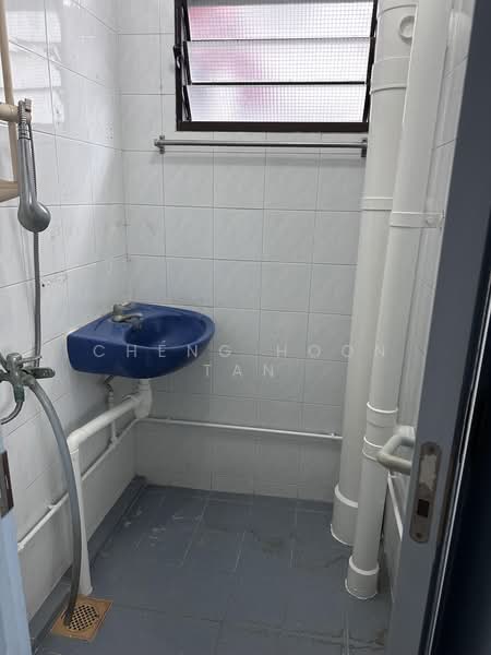 128 Bukit Merah View, 128 Bukit Merah View, 2 Bedrooms, 700 sqft, HDB Flat For Sale, by Cheng Hoon Tan, 500167535 - Bathroom - PropertyGuru.com.sg