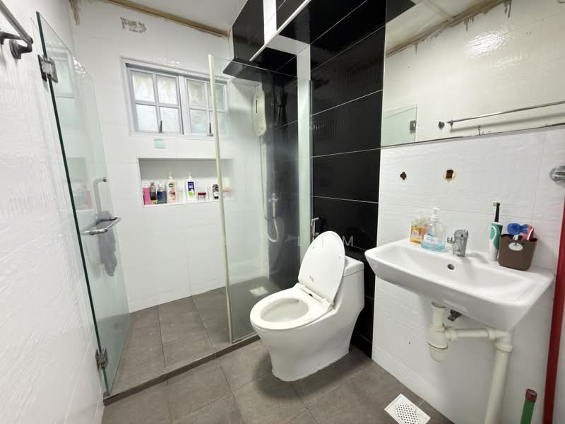 753 Woodlands Circle, 753 Woodlands Circle, 3 Bedrooms, 1,313 sqft, HDB Flat For Sale, by Sam Lim, 500167558 - Bathroom - PropertyGuru.com.sg