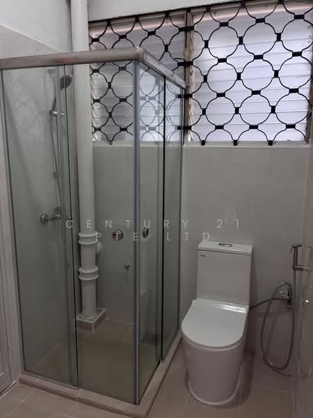 154 Lorong Kismis, Lorong Kismis, 5 Bedrooms, 3,800 sqft, Semi-Detached House For Rent, by WINSTON C.T. WOON, 500167559 - Bathroom - PropertyGuru.com.sg