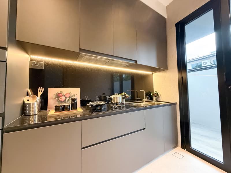 Jalan Sankam, , 5 Bedrooms, 4,834 sqft, Terraced House For Sale, by Crystal Oh, 500167589 - Kitchen - PropertyGuru.com.sg