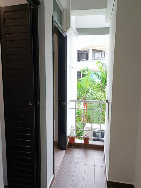 Pinetree Condo, 28 Balmoral park, 3 Bedrooms, 1,206 sqft, Condominium For Rent, by Alvin Pong, 500167623 - Balcony - PropertyGuru.com.sg