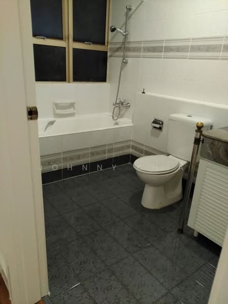 Leonie Condotel, 2 Leonie Hill Road, 4 Bedrooms, 2,722 sqft, Condominium For Rent, by Johnny Chia, 500167625 - Bathroom - PropertyGuru.com.sg