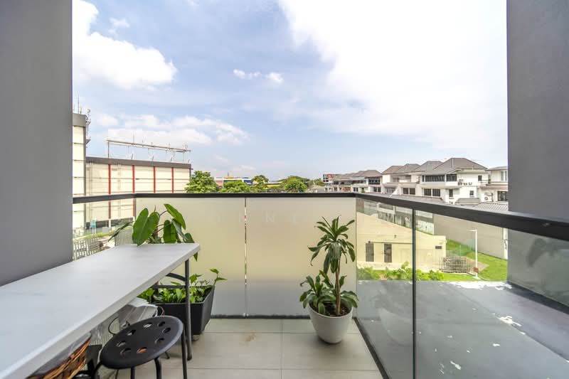 Parc Komo, 959 Upper Changi Road North, 2 Bedrooms, 732 sqft, Condominium For Sale, by Yvonne Lim, 500167626 - Balcony - PropertyGuru.com.sg