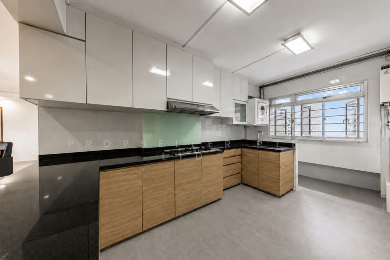 650 Pasir Ris Drive 10, 650 Pasir Ris Drive 10, 4 Bedrooms, 1,572 sqft, HDB Flat For Sale, by Khai Yuen Hong, 500167645 - Kitchen - PropertyGuru.com.sg