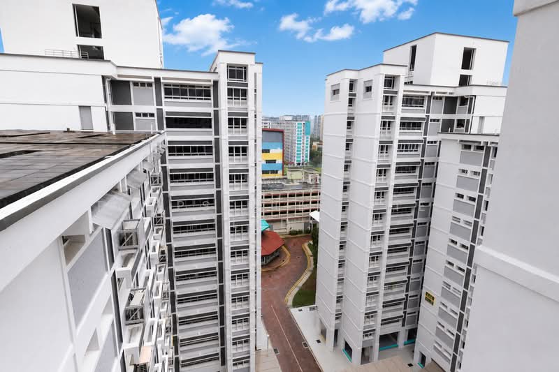 650 Pasir Ris Drive 10, 650 Pasir Ris Drive 10, 4 Bedrooms, 1,572 sqft, HDB Flat For Sale, by Khai Yuen Hong, 500167645 - Exterior - PropertyGuru.com.sg