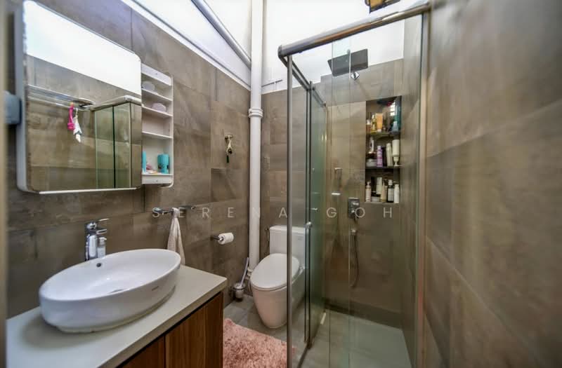 Tai Hwan Garden, 10 Tai Hwan Terrace, 3 Bedrooms, 1,850 sqft, Terraced House For Sale, by Serena Goh, 500167651 - Common Bathroom - PropertyGuru.com.sg