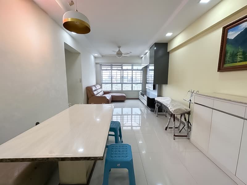 451B Bukit Batok West Avenue 6, 451B Bukit Batok West Avenue 6, 3 Bedrooms, 1,001 sqft, HDB Flat For Sale, by Sheryl Koh, 500167654 - Living Room - PropertyGuru.com.sg