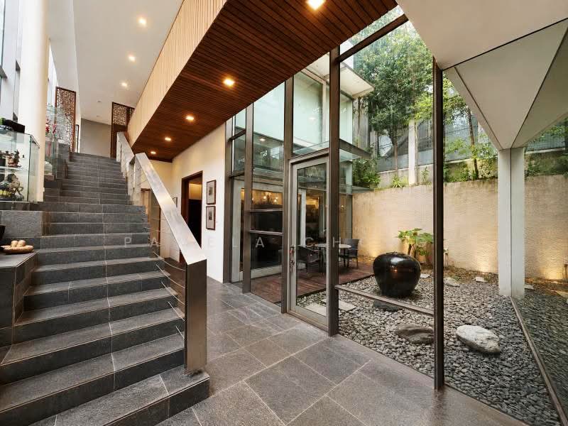 HILLTOP BEAUTY ⭐️ PRIME BERRIMA DETACHED ⭐️ POOL ⭐️ WITHIN 1KM SCGS ☎️ PAM 90228600, Berrima / Harlyn/ Camborne / Trevose Crescent, 5 Bedrooms, 6,000 sqft, Detached House For Sale, by Pamela Chong, 500167656 - Entrance - PropertyGuru.com.sg
