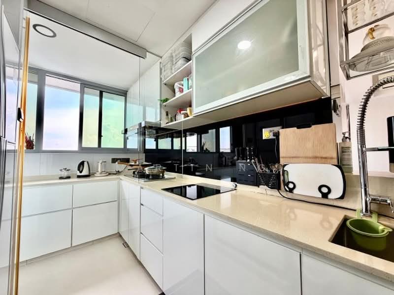 Regency Suites, 36 Kim Tian Road, 3 Bedrooms, 1,421 sqft, Apartment For Sale, by Martin Ng, 500167662 - PropertyGuru.com.sg