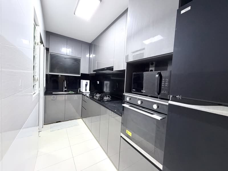 621B Tampines Street 61, 621B Tampines Street 61, 2 Bedrooms, 742 sqft, HDB Flat For Sale, by Mohamed Yaseen, 500167669 - Kitchen - PropertyGuru.com.sg