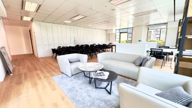 Bugis Junction Towers, 230 Victoria Street, 1,280 sqft, Office For Rent, by Lance Teo, 500167688 - Living Room - CommercialGuru.com.sg