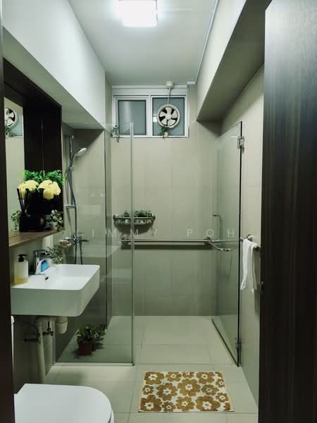 82B Lorong 4 Toa Payoh, 82B Lorong 4 Toa Payoh, 4 Bedrooms, 1,302 sqft, HDB Flat For Sale, by Jimmy Poh, 500167692 - Bathroom - PropertyGuru.com.sg