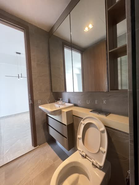 Stirling Residences, 21 Stirling Road, 2 Bedrooms, 678 sqft, Condominium For Rent, by Arvin Kuek, 500167702 - Bathroom - PropertyGuru.com.sg