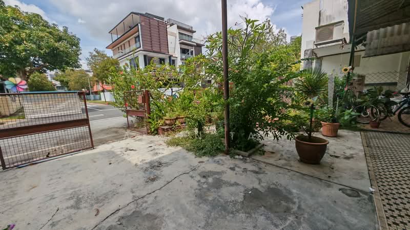 GOOD LOCATION TERRACE NEAR HOUGANG CENTRAL, REALTY PARK, 4 Bedrooms, 2,000 sqft, Terraced House For Sale, by Alvin Tan, 500167711 - Exterior - PropertyGuru.com.sg