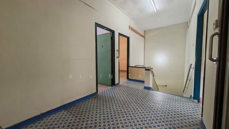 GOOD LOCATION TERRACE NEAR HOUGANG CENTRAL, REALTY PARK, 4 Bedrooms, 2,000 sqft, Terraced House For Sale, by Alvin Tan, 500167711 - Interior - PropertyGuru.com.sg