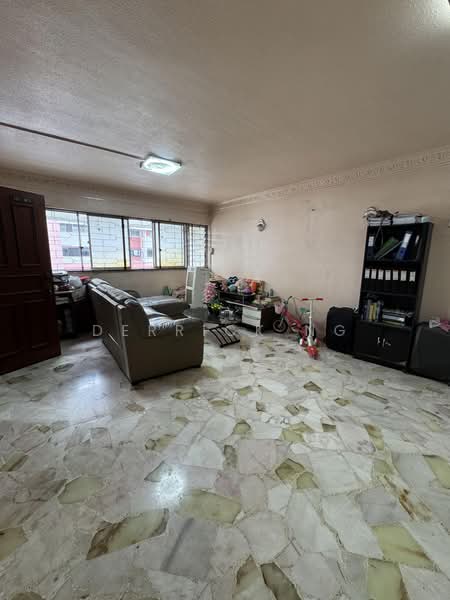 545 Jurong West Street 42, 545 Jurong West Street 42, 3 Bedrooms, 1,184 sqft, HDB Flat For Sale, by Derrick Ng, 500167717 - Living Room - PropertyGuru.com.sg