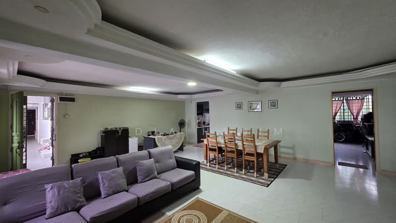 136 Petir Road, 136 Petir Road, 3 Bedrooms, 1,313 sqft, HDB Flat For Sale, by Lydia Hanim, 500167756 - Living Room - PropertyGuru.com.sg