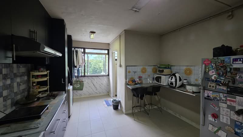 136 Petir Road, 136 Petir Road, 3 Bedrooms, 1,313 sqft, HDB Flat For Sale, by Lydia Hanim, 500167756 - Kitchen - PropertyGuru.com.sg