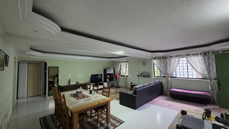 136 Petir Road, 136 Petir Road, 3 Bedrooms, 1,313 sqft, HDB Flat For Sale, by Lydia Hanim, 500167756 - Living Room - PropertyGuru.com.sg