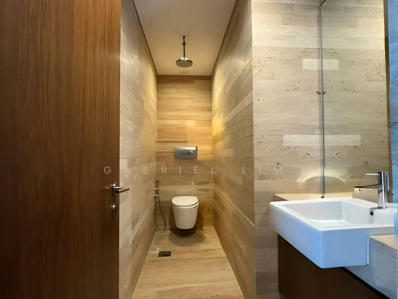 Semi-D situated in Duchess locale, DUCHESS / PRINCESS OF WALES / KINGSMEAD / CORONATION ROAD, 5 Bedrooms, 5,000 sqft, Semi-Detached House For Sale, by Gabriel Lim, 500167767 - Bathroom - PropertyGuru.com.sg
