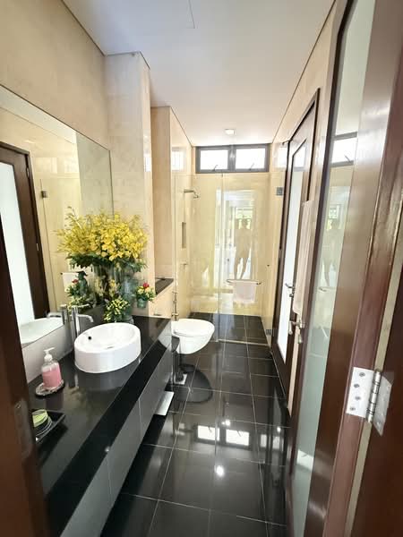 Cotswold close bungalow, , 5 Bedrooms, 6,100 sqft, Bungalow House For Rent, by Wee Siang Ang, 500167771 - Bathroom - PropertyGuru.com.sg
