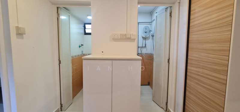 20 Dover Crescent, 20 Dover Crescent, 3 Bedrooms, 700 sqft, HDB Flat For Rent, by Ian Ho, 500167772 - Bathroom - PropertyGuru.com.sg