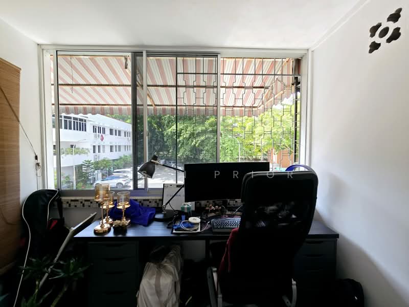 Rare 3 Bed Tiong Bahru, Tiong Poh, Tiong Bahru Road, 3 Bedrooms, 965 sqft, Walk-up Apartment For Rent, by Susan Prior, 500167773 - PropertyGuru.com.sg