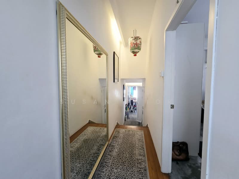Rare 3 Bed Tiong Bahru, Tiong Poh, Tiong Bahru Road, 3 Bedrooms, 965 sqft, Walk-up Apartment For Rent, by Susan Prior, 500167773 - Corridor - PropertyGuru.com.sg