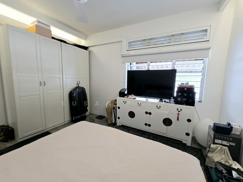 Rare 3 Bed Tiong Bahru, Tiong Poh, Tiong Bahru Road, 3 Bedrooms, 965 sqft, Walk-up Apartment For Rent, by Susan Prior, 500167773 - Bedroom - PropertyGuru.com.sg