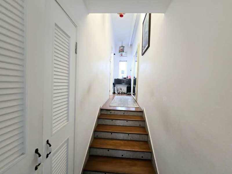 Rare 3 Bed Tiong Bahru, Tiong Poh, Tiong Bahru Road, 3 Bedrooms, 965 sqft, Walk-up Apartment For Rent, by Susan Prior, 500167773 - Interior - PropertyGuru.com.sg