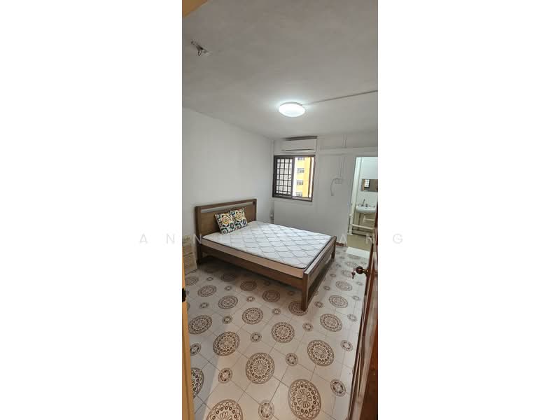 124 Ang Mo Kio Avenue 6, 124 Ang Mo Kio Avenue 6, 2 Bedrooms, 721 sqft, HDB Flat For Sale, by Annie Huang, 500167782 - Bedroom - PropertyGuru.com.sg