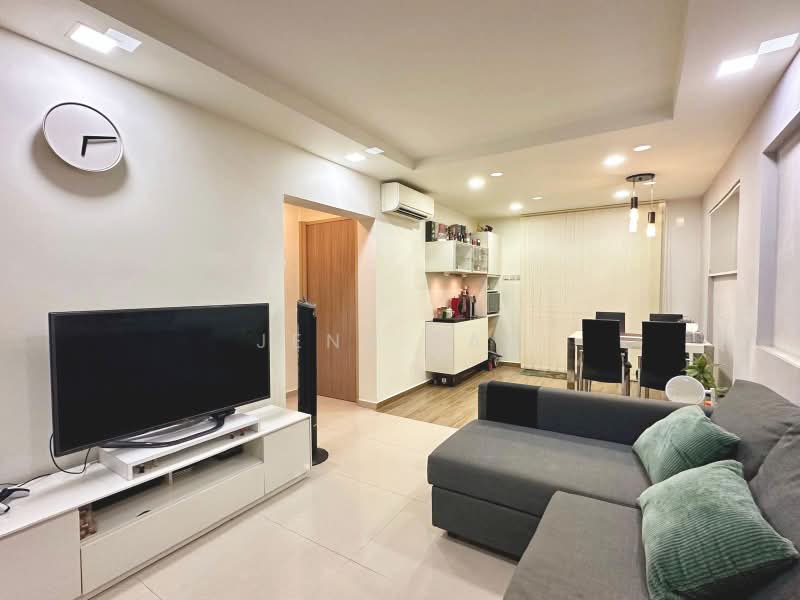 477 Tampines Street 43, 477 Tampines Street 43, 2 Bedrooms, 689 sqft, HDB Flat For Sale, by Jenn Tan, 500167794 - Living Room - PropertyGuru.com.sg