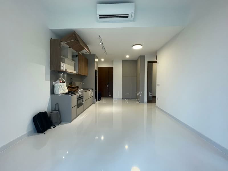 Parksuites, 18 Holland Grove Road, 2 Bedrooms, 872 sqft, Condominium For Sale, by Sean Li-wen Cheong, 500167801 - Kitchen - PropertyGuru.com.sg