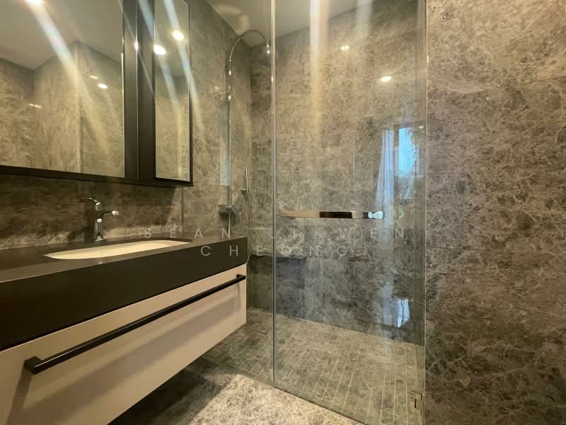 Parksuites, 18 Holland Grove Road, 2 Bedrooms, 872 sqft, Condominium For Sale, by Sean Li-wen Cheong, 500167801 - Bathroom - PropertyGuru.com.sg
