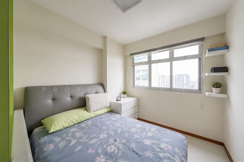 450B Sengkang West Way, 450B Sengkang West Way, 2 Bedrooms, 721 sqft, HDB Flat For Sale, by Kelly Tan, 500167804 - Bedroom - PropertyGuru.com.sg