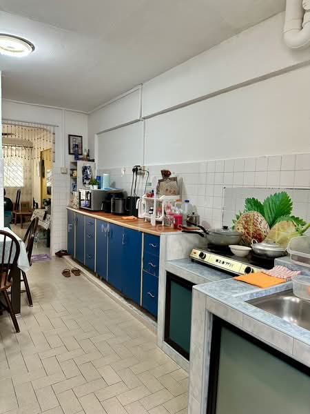 718 Yishun Street 71, 718 Yishun Street 71, 2 Bedrooms, 689 sqft, HDB Flat For Sale, by F M Fossil, 500167811 - Kitchen - PropertyGuru.com.sg
