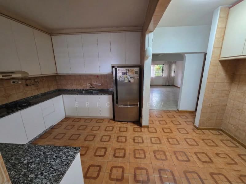 Tanah Merah Mansion, 137 Tanah Merah Kechil Road, 4 Bedrooms, 3,348 sqft, Condominium For Sale, by Eric Liew, 500167821 - Kitchen - PropertyGuru.com.sg