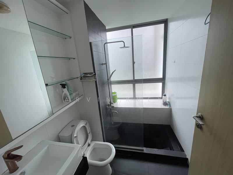 Newton Edge, 1 Makeway Ave, 2 Bedrooms, 807 sqft, Condominium For Rent, by Arvin Kuek, 500167827 - Bathroom - PropertyGuru.com.sg