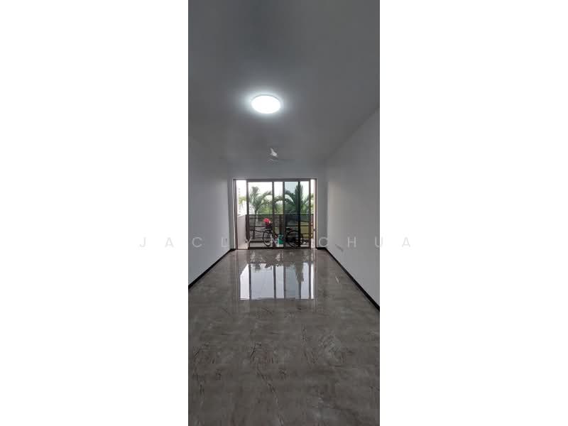 Pasir Ris 8, 8 Pasir Ris Drive 8, 4 Bedrooms, 1,023 sqft, Condominium For Rent, by Jaclyn Chua, 500167835 - Balcony - PropertyGuru.com.sg