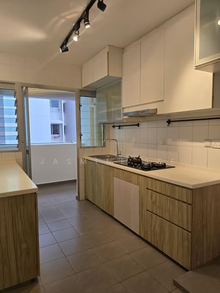 212B Punggol Walk, 212B Punggol Walk, 2 Bedrooms, 1,001 sqft, HDB Flat For Rent, by Jasmine See, 500167838 - Kitchen - PropertyGuru.com.sg