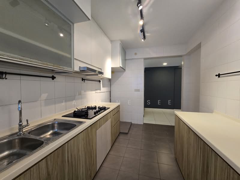 212B Punggol Walk, 212B Punggol Walk, 2 Bedrooms, 1,001 sqft, HDB Flat For Rent, by Jasmine See, 500167838 - Kitchen - PropertyGuru.com.sg