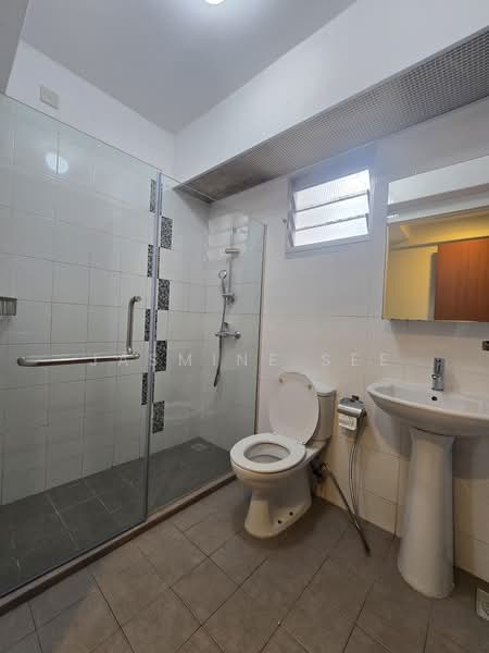 212B Punggol Walk, 212B Punggol Walk, 2 Bedrooms, 1,001 sqft, HDB Flat For Rent, by Jasmine See, 500167838 - Master bathroom - PropertyGuru.com.sg